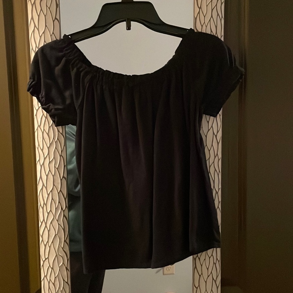 Off the shoulder short sleeve shirt